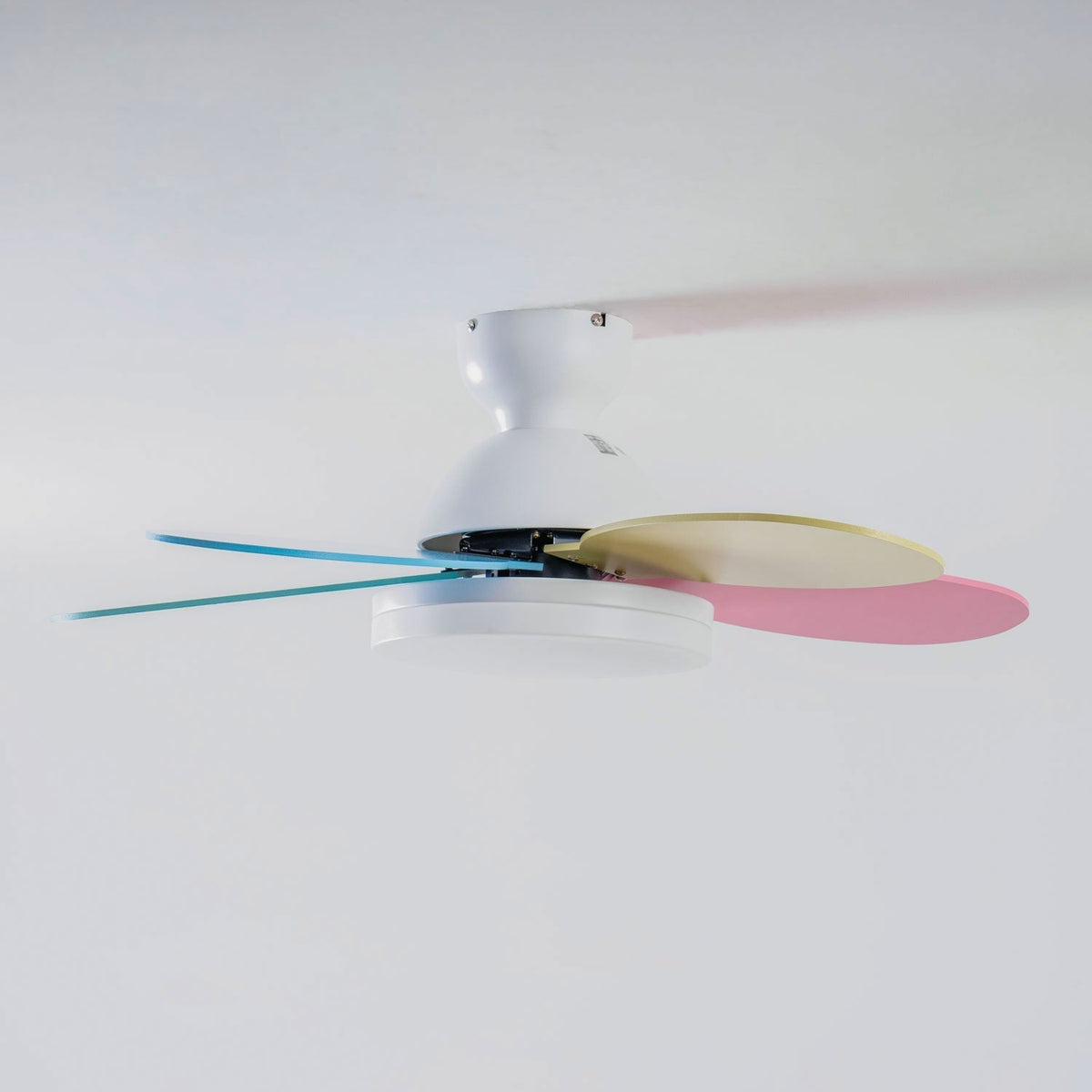Plafonnier Ventilateur Liora Coloré