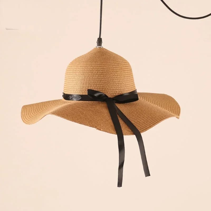 Suspension Chapeau en Paille Tressée