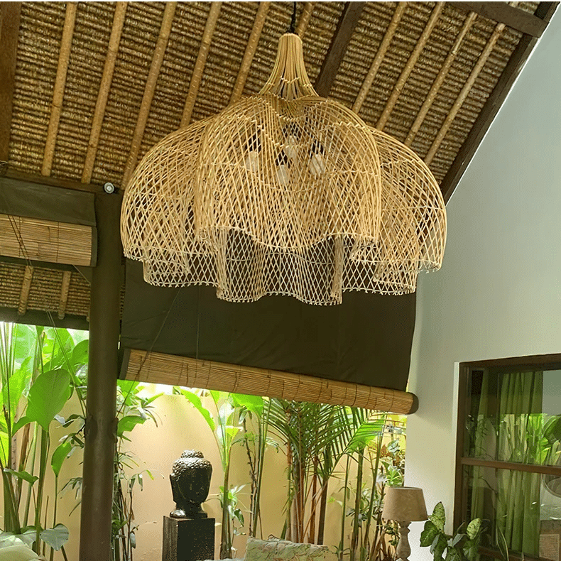 Suspension Fleur Orientale en Rotin Tressé