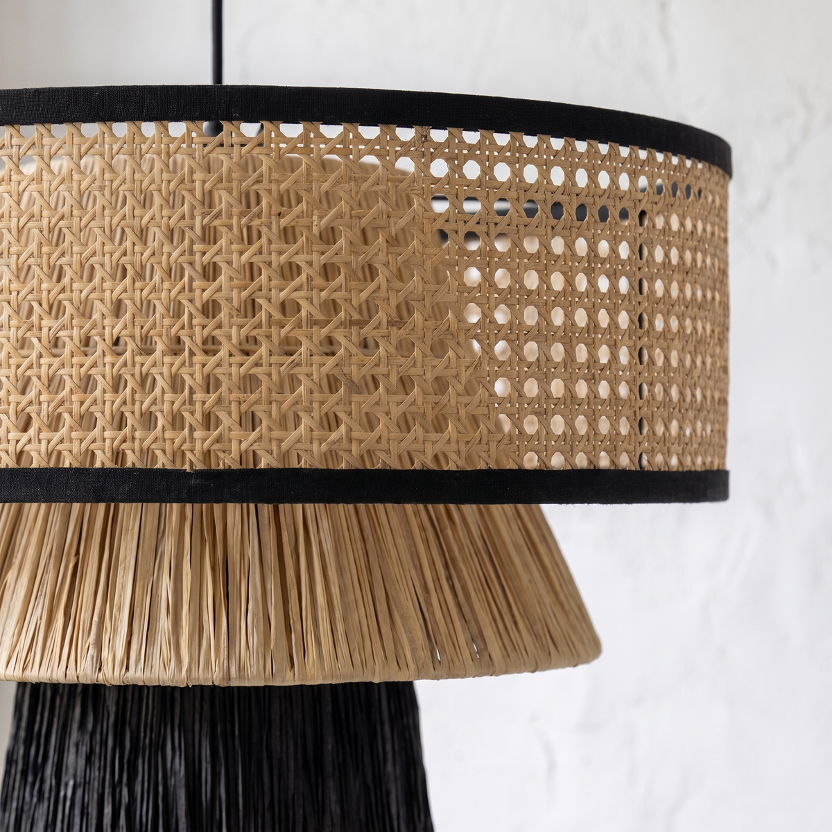 Grande Suspension Champignon Architecturale Rotin Noir