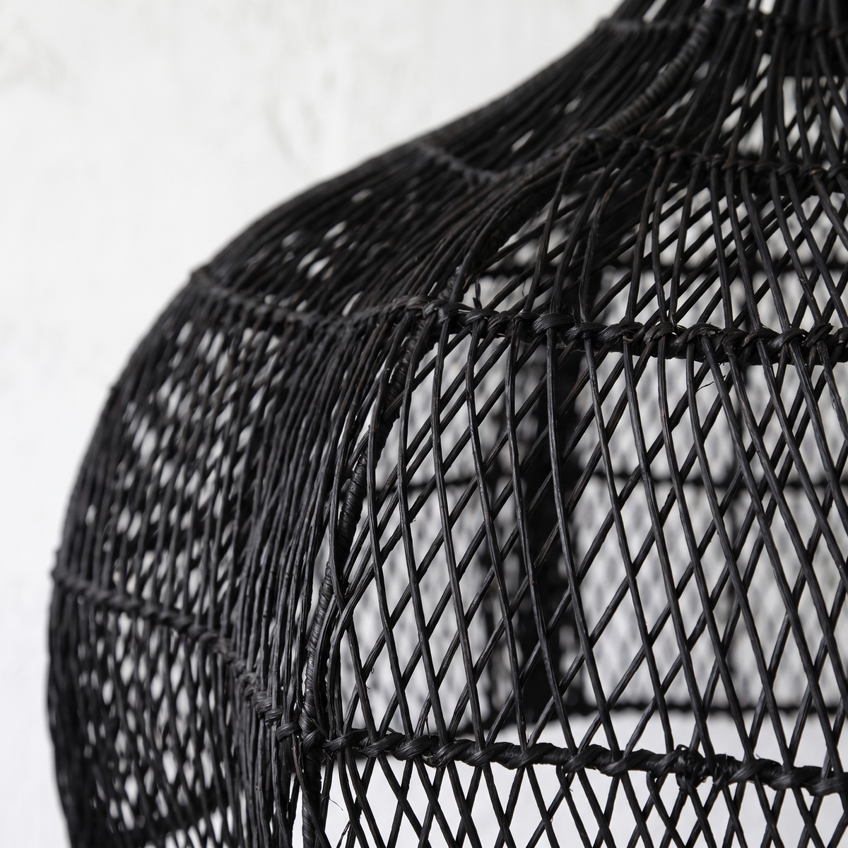 Suspension Tulipe Rotin Noir