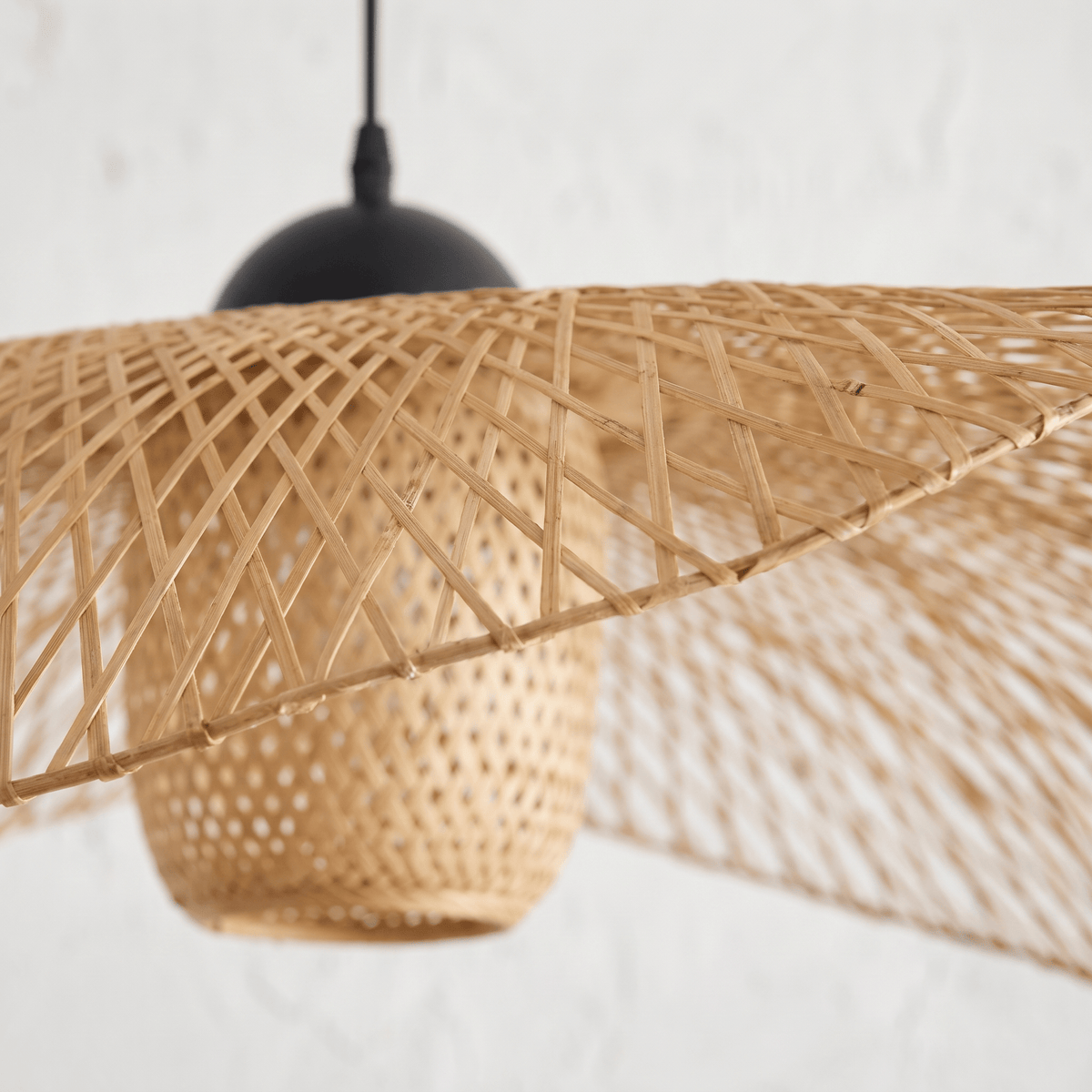 Suspension Ailes avec Diffuseur Central Rotin
