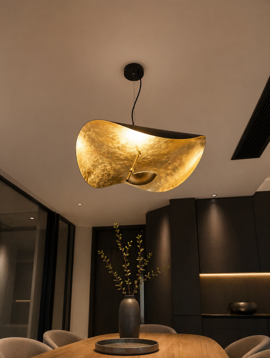 Suspension Design Feuille Noir & Or